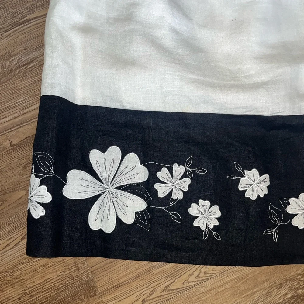 Jones New York Dress- White with Floral Seam Size: 12  PTP: 20" L: 37" - Picture 4 of 9